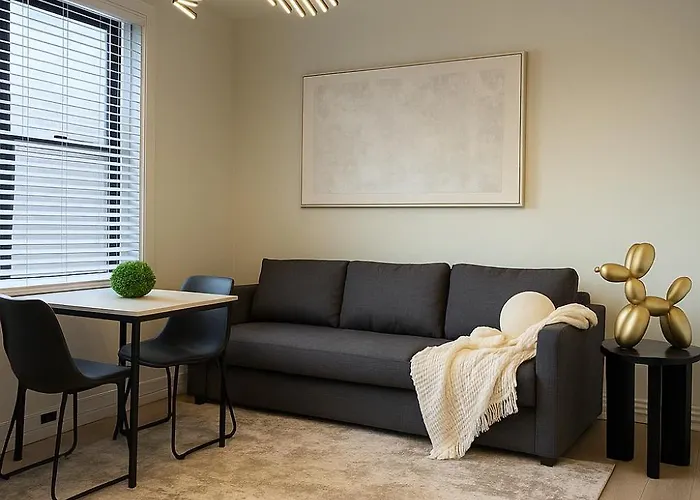 2 Beds Free Parking Escape Apartment *